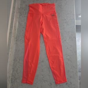 Old Navy Active Coral Cropped Leggings